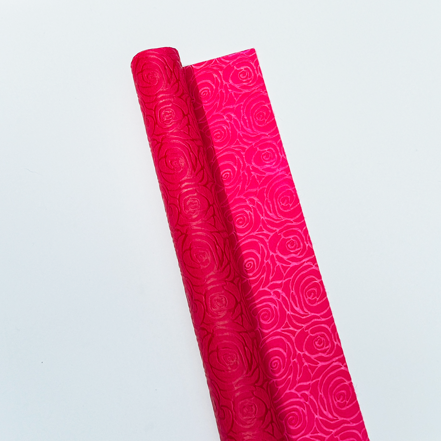 PAPEL GOFRADO ROSAS