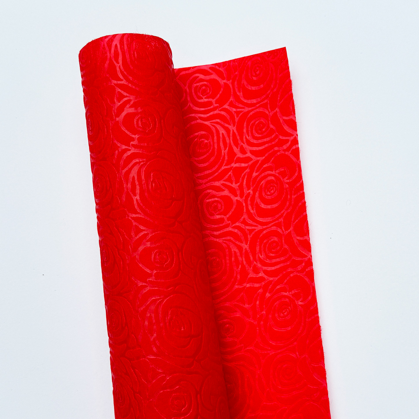PAPEL GOFRADO ROSAS